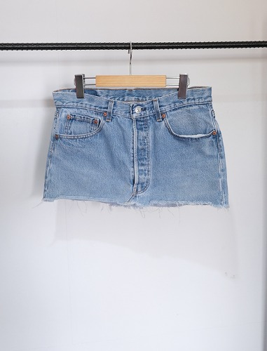 LEVI&#039;S 501 low rized denim skirts MADE IN USA